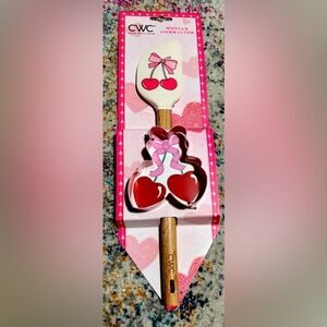 CWC Cherry Spatula and Cookie Cutter Set